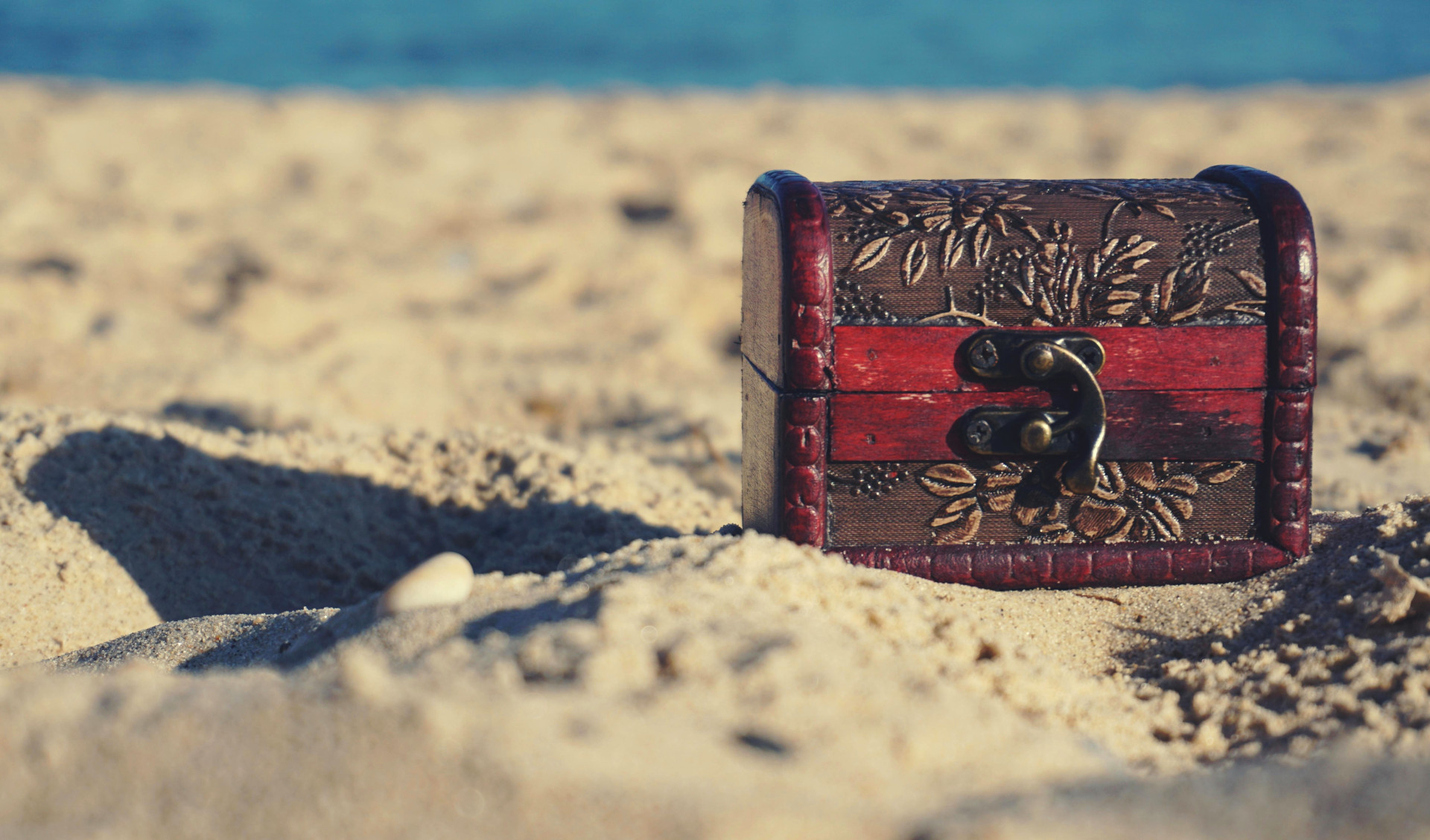 The mighty weapon of the fidgeting pirate
